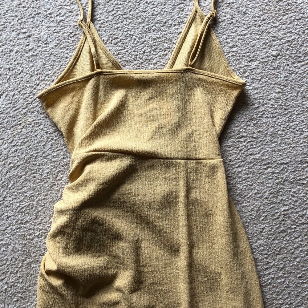 H&M Trend SLEEVELESS SCRUNCH STRETCH FITTED Wrap V Neck Yellow DRESS - Picture 12 of 12